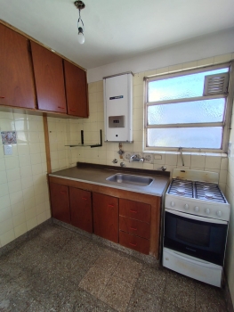 San Nicolas 700 (Floresta )